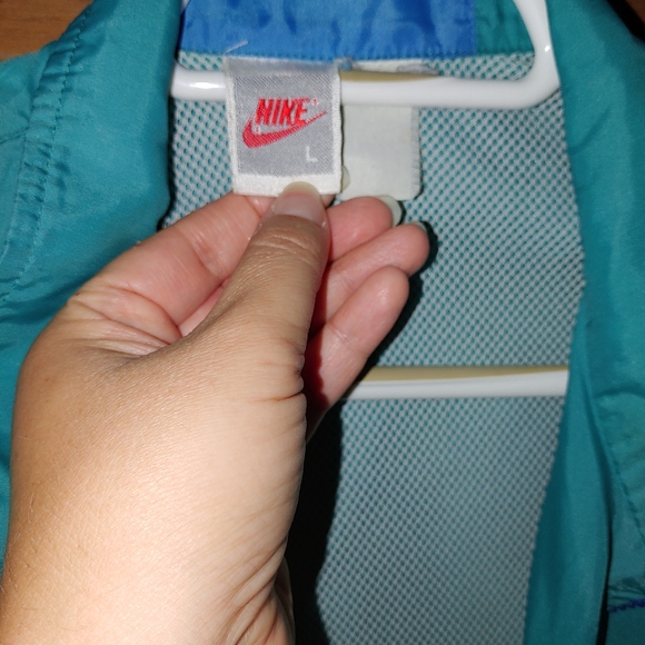 Vintage Nike Windbreaker - Picture 6 of 11